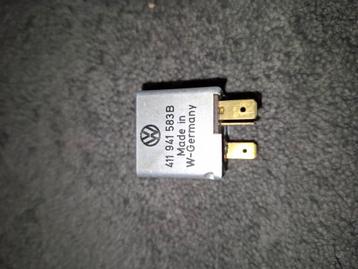 Vw 411 941 583B relais. 12V beschikbaar voor biedingen