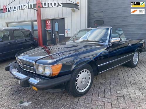 Mercedes-Benz SL-klasse 560 SL, Auto's, Oldtimers, Bedrijf, Te koop, ABS, Elektrische ramen, Lederen bekleding, Open dak, Radio