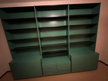 Boekenkast. Groot.  beschikbaar voor biedingen
