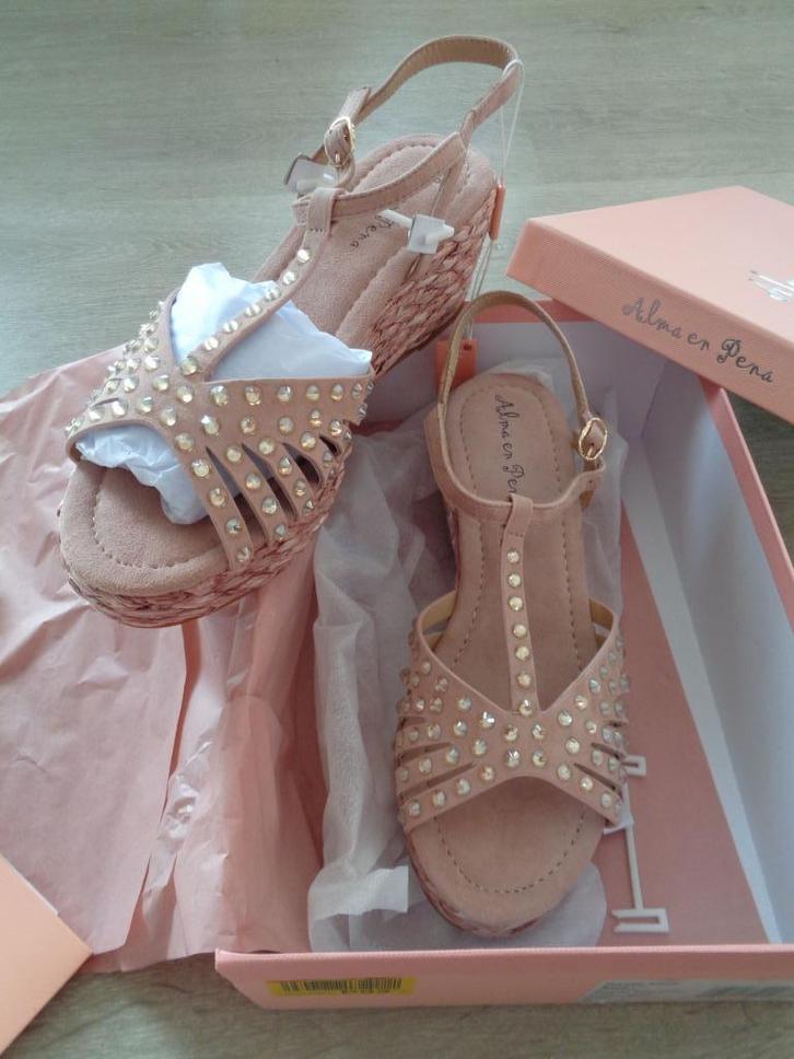 Alma & Pena suède leren sandalen roze maat 39 NIEUW, Kleding | Dames, Schoenen, Nieuw, Schoenen met hoge hakken, Roze, Ophalen of Verzenden