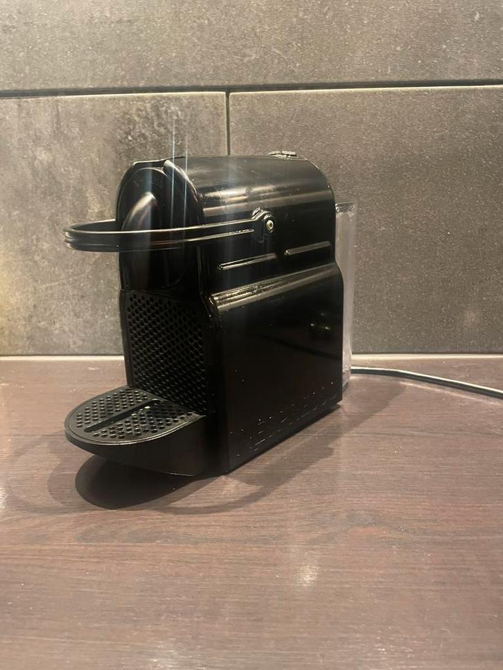 nespresso, Witgoed en Apparatuur, Koffiezetapparaten, Zo goed als nieuw, Koffiemachine, Ophalen of Verzenden