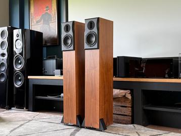Neat Acoustics Ekstra beschikbaar voor biedingen