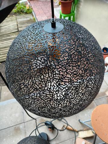 Prachtige designers lampen 2 stuks zwart en goud van binnen  beschikbaar voor biedingen