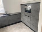 STRAKKE GREEPLOOS GRIJZE KEUKEN MET KASTENWAND, Huis en Inrichting, Keuken | Complete keukens, Ophalen, Hoekkeuken, Zo goed als nieuw