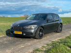 BMW 1-Serie 116I F20 210Pk 5DR|nieuwe APK|Airco|sportstoelen, Auto's, BMW, 1-Serie, 65 €/maand, Zwart, 4 cilinders