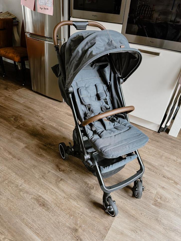 Qute buggy antraciet, Kinderen en Baby's, Buggy's, Zo goed als nieuw, Overige merken, Verstelbare rugleuning, Zonnekap, Ophalen