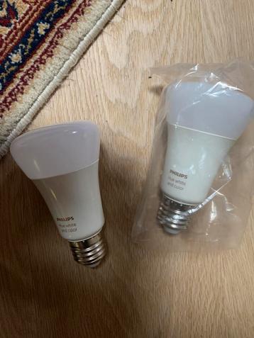 2x White and color Philps Hue 9 w 806 L E27 beschikbaar voor biedingen
