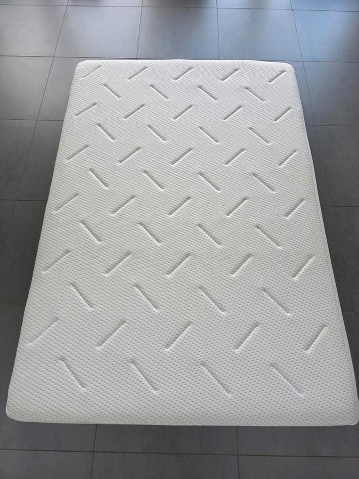 WELLPUR GOLD F85 Schuimmatras 140x200x22, Huis en Inrichting, Slaapkamer | Matrassen en Bedbodems, Zo goed als nieuw, Matras, 140 cm