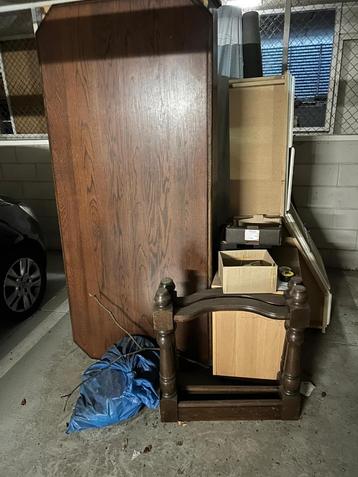 Massieve eiken eettafel & stoelen beschikbaar voor biedingen