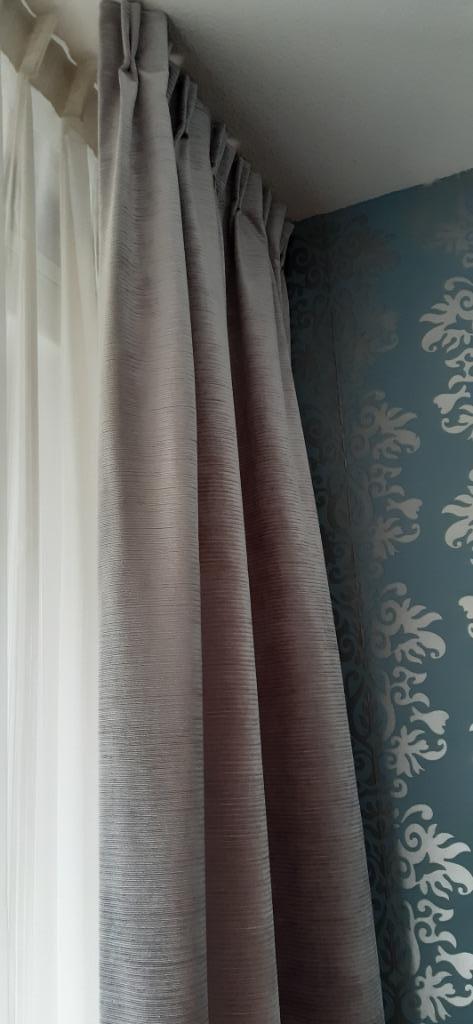 4 gordijnen zilver, Huis en Inrichting, Stoffering | Gordijnen en Lamellen, Zo goed als nieuw, 200 cm of meer, 200 cm of meer