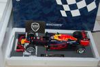 1:18 RED BULL RB12 1ST WIN MAX VERSTAPPEN Minichamps WRH, Hobby en Vrije tijd, Modelauto's | 1:18, Verzenden, Zo goed als nieuw