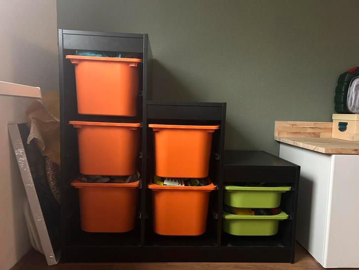 Ikea trofast zwart met bakken, Kinderen en Baby's, Kinderkamer | Commodes en Kasten, Zo goed als nieuw, Kast, Minder dan 90 cm