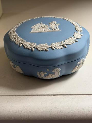 Wedgwood Blue Jasperware - dekseldoosje - gaaf beschikbaar voor biedingen