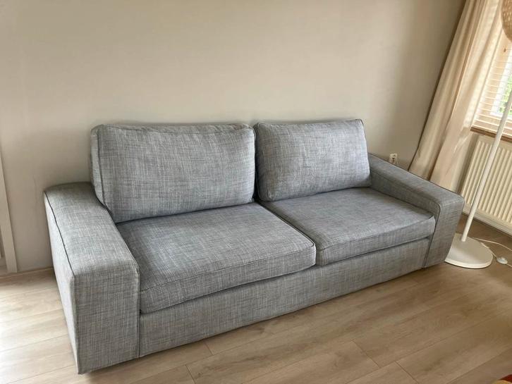 Ikea Kivik 3-zits bank - Lichtgrijs - Zo goed als nieuw, Huis en Inrichting, Banken | Bankstellen, Zo goed als nieuw, Rechte bank