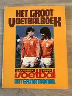 Voetbal International Het Groot Voetbalboek 1986, Ophalen of Verzenden, Zo goed als nieuw, Balsport, Voetbal International