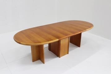 Vintage Deense grote ovalen uitschuifbare eettafel tafel beschikbaar voor biedingen