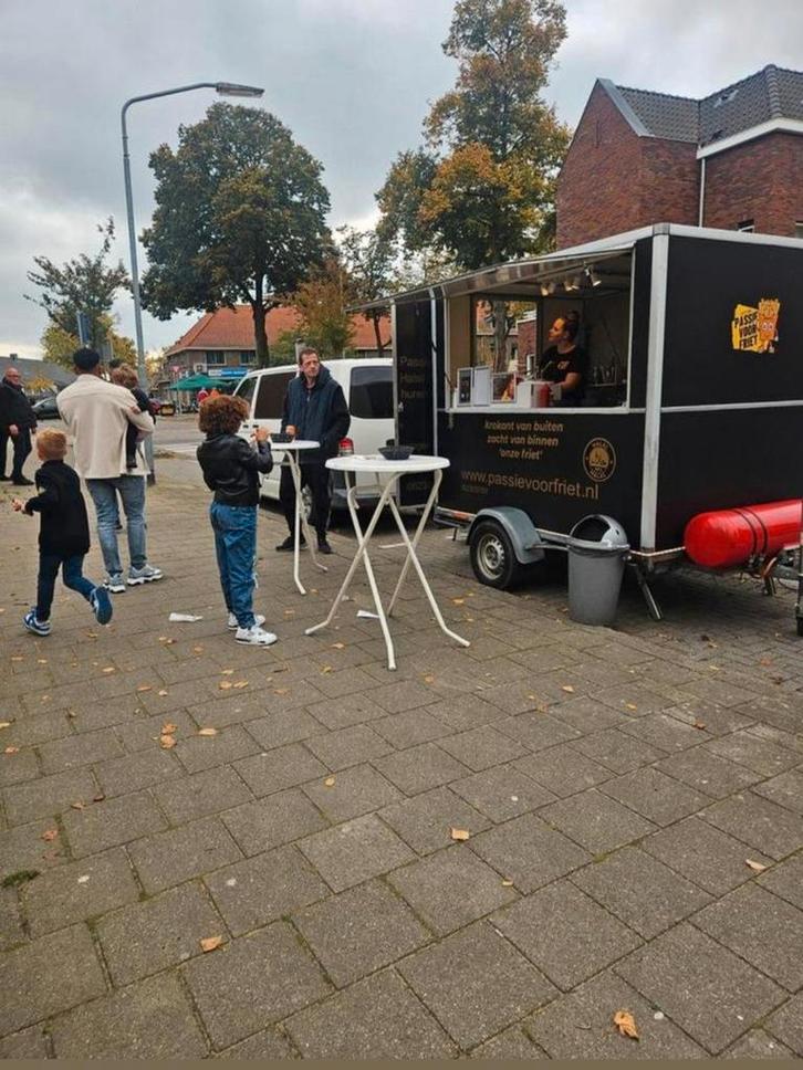 Foodtruck te koop - snackwagen frietwagen Direct inzetbaar!, Hobby en Vrije tijd, Feestartikelen, Ophalen of Verzenden
