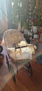 Antieke poppenwagen, Victoriaanse stijl, Antiek en Kunst, Antiek | Speelgoed, Ophalen of Verzenden