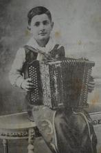 frankrijk 1907 jongen met accordeon antonio fallone, Ophalen, Voor 1920, Ongelopen, Sterren en Beroemdheden