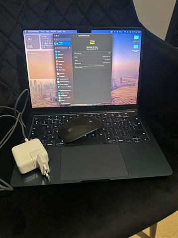 Apple MacBook air 2024 beschikbaar voor biedingen