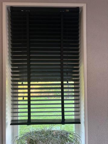 Houten jaloezieën 50 mm mat zwart 80 cm breed beschikbaar voor biedingen
