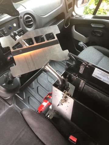 Laptopkluis + Houder - Bedrijfsbus/Truck beschikbaar voor biedingen