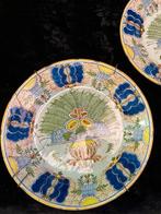2 Antieke Makkum Tigelaar Borden Pauwstaart, Antiek en Kunst, Ophalen of Verzenden