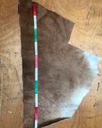 Partij lappen leer / vacht (rund), Hobby en Vrije tijd, Stoffen en Lappen, Ophalen, Overige kleuren, 120 cm of meer, Leer of Kunstleer