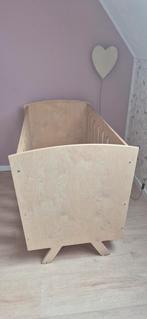 2 houten ledikanten met matrassen, Kinderen en Baby's, Babywiegjes en Ledikanten, Ophalen, Zo goed als nieuw, Ledikant