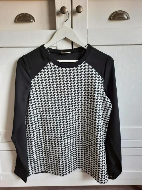 Pied de Poule Longsleeve Blouse Top Maat M, Kleding | Dames, Tops, Zo goed als nieuw, Maat 38/40 (M), Zwart, Lange mouw, Ophalen of Verzenden