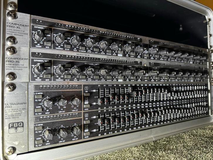 Behringer MDX2600 V2 & FBQ3102 in 19" Rack equalizer, Muziek en Instrumenten, Mengpanelen, Gebruikt, Minder dan 5 kanalen, Microfooningang