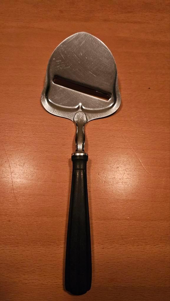 Gero Visgraat 581 Kaasschaaf Ebba - Vintage Design, Antiek en Kunst, Antiek | Bestek, Ophalen of Verzenden