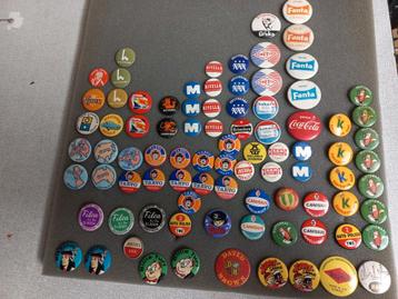 Diverse Buttons,86 stuks beschikbaar voor biedingen