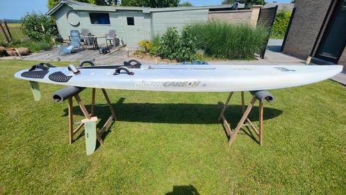 Mistral Equipe XR, carbonzwaard, 2 vinnen, mastvoet, Watersport en Boten, Windsurfen, Gebruikt, Plank, 300 cm of meer, Met vin(nen)