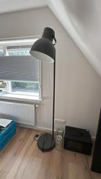 Mooie zwarte vloerlamp te koop!, Gebruikt, Ophalen of Verzenden, Metaal, 150 tot 200 cm