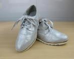 Marco Tozzi zilverkleurige platte veterschoenen maat 37, Schoenen met lage hakken, Overige kleuren, Marco Tozzi, Ophalen of Verzenden