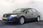 Volkswagen Passat 1.6 FSI Trendline (bj 2005), Stof, Gebruikt, Zwart, 4 cilinders