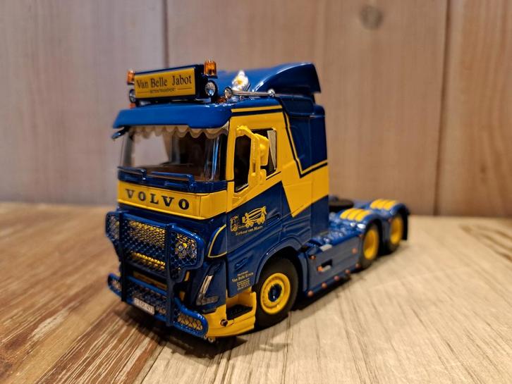 WSI Volvo FH5 Sleeper cab van Belle Transport, Hobby en Vrije tijd, Modelauto's | 1:50, Zo goed als nieuw, Bus of Vrachtwagen