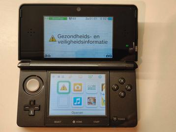 Nintendo 3DS Zwart + 5 spellen beschikbaar voor biedingen