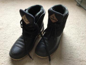 Stalschoenen. Wandelschoenen. Maat 43-44. beschikbaar voor biedingen