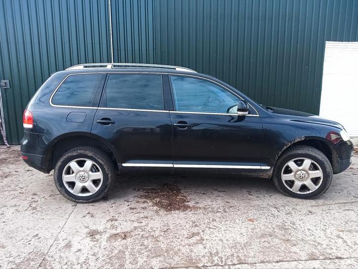 Volkswagen Touareg 4.2 V8 228KW 4MOTION AUT 2004 Zwart, Auto's, Volkswagen, Bedrijf, Touareg, Benzine, G, SUV of Terreinwagen