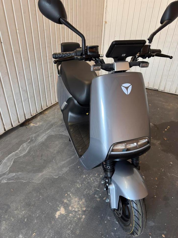 Yadea G5 Bromscooter NIEUW, Fietsen en Brommers, Scooters | Overige merken, Nieuw, Maximaal 45 km/u, Elektrisch, Ophalen