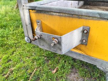 Reservewiel reserve wiel steun kar aanhangwagen aanhanger. beschikbaar voor biedingen