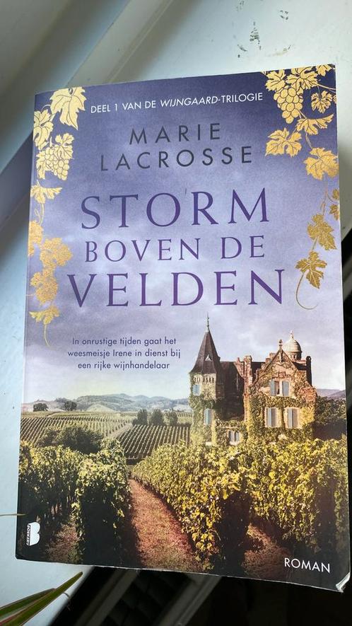 Marie Lacrosse - Storm boven de velden, Boeken, Literatuur, Zo goed als nieuw, Nederland, Ophalen of Verzenden