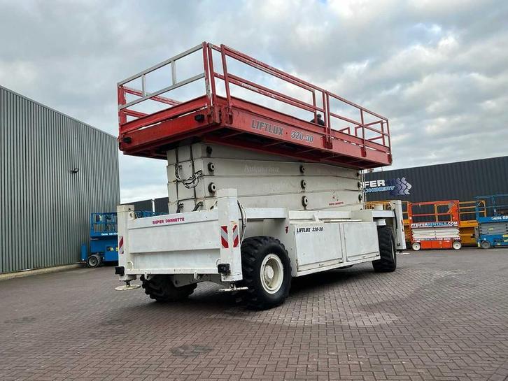 1999 LiftLux SL320-30 DS Super Jannette 4x4 Hoogwerker 32met, Zakelijke goederen, Machines en Bouw | Liften, Steigers en Ladders
