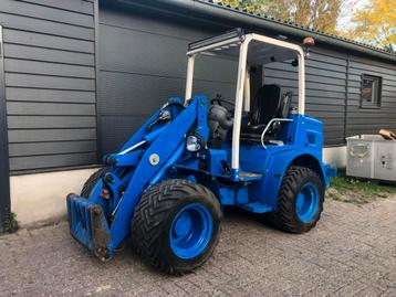 Pitbull 27/45 shovel BJ2020 slechts 1880 uur met kenteken beschikbaar voor biedingen