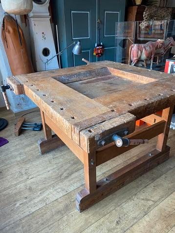 Nooitgedagt Werkbank met 4 Bankschroeven vintage beschikbaar voor biedingen