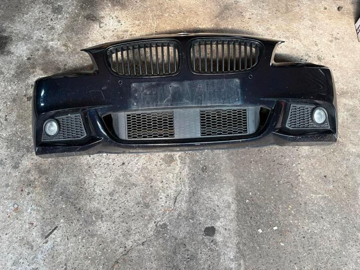 BMW F11 OEM Voorbumper, Auto-onderdelen, Carrosserie en Plaatwerk, Bumper, BMW, Voor, Gebruikt, Ophalen of Verzenden