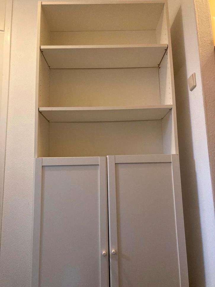 IKEA Boekenkast met deuren, Huis en Inrichting, Kasten | Kledingkasten, Zo goed als nieuw, 200 cm of meer, 50 tot 100 cm, 25 tot 50 cm