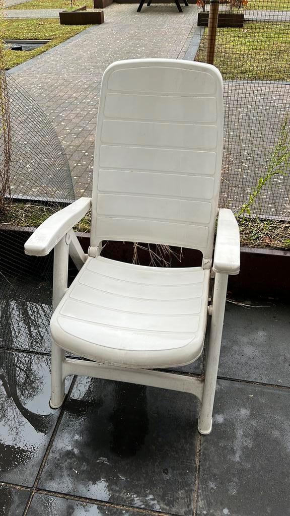 3 witte tuinstoelen GRATIS, Tuin en Terras, Tuinstoelen, Gebruikt, Kunststof, Ophalen